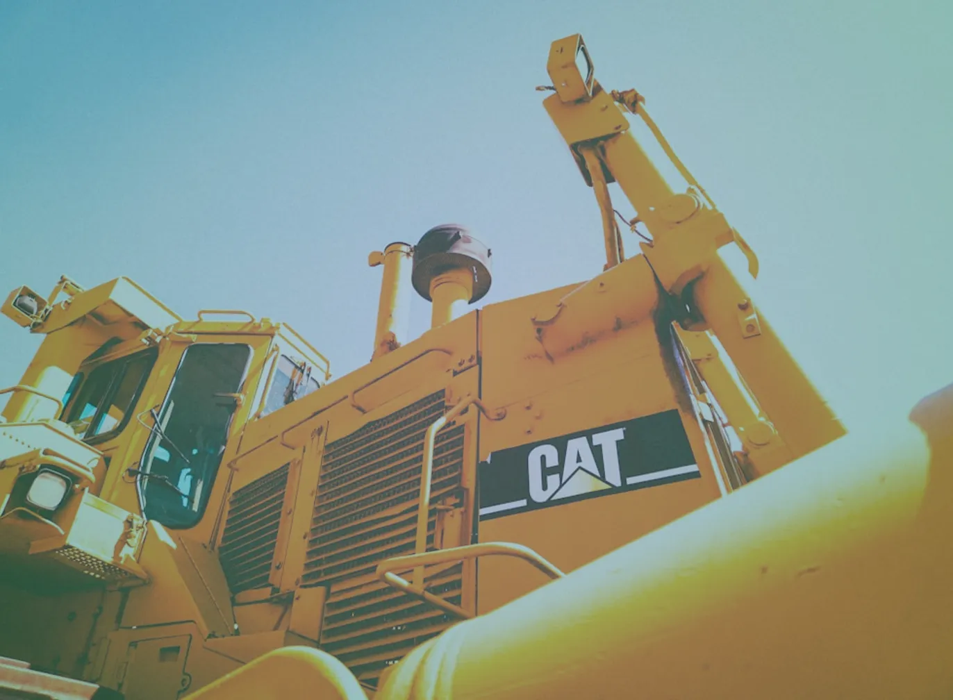 channel-marketing-manufacturers-distributors-featured-heavy-equipment