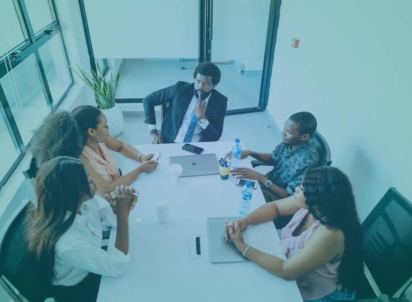 how-to-improve-customer-retention-b2b-featured-v2 How to Improve Customer Retention in a B2B Company